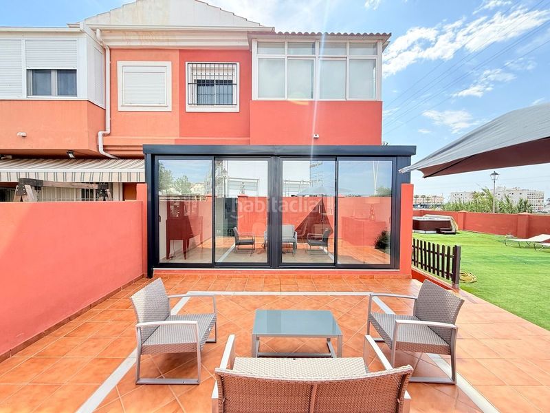 Foto c2c7dbfd-e351-4f2f-9325-ea99162a5779. Casa amb calefacció a Caleta de Velez