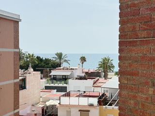 Pis a Paseo Marítimo de Levante. Oportunidad en el corazón de torre del mar, a tan solo 100 metro