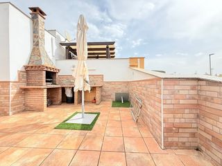 Reihenhaus in Capuchinos - Los Olivos. Magnífico chalet adosado en vélezmálaga