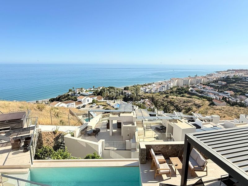 Foto df02342a-55ec-43de-aec4-bbfd79eb978a. Casa amb piscina a El Peñoncillo Torrox