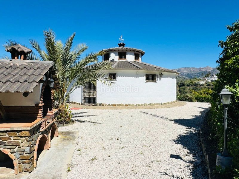Foto 0886ae4b-49e1-4bee-a21d-aa07ee4263ba. Casa amb piscina a Torrox pueblo Torrox
