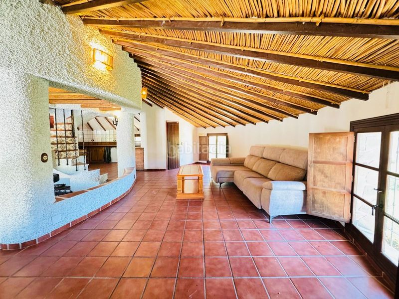 Foto 100aadcd-9cef-4978-a1b0-67b2584a597f. Casa amb piscina a Torrox pueblo Torrox