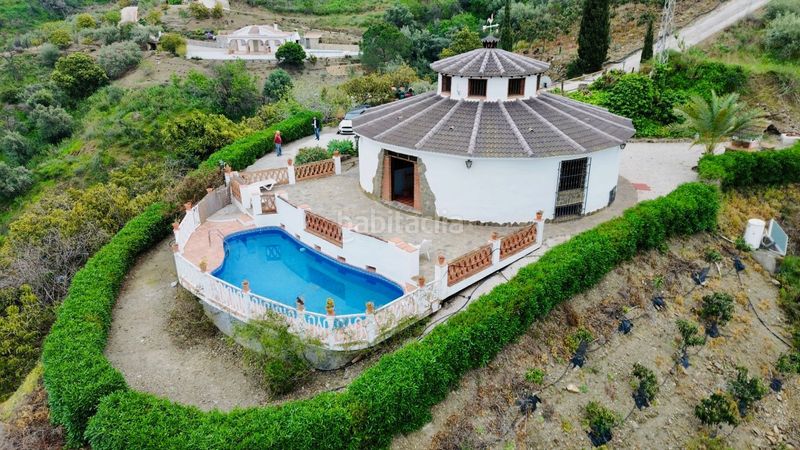 Foto 104551f7-1526-45fd-b04b-89e51697bfbc. Casa amb piscina a Torrox pueblo Torrox