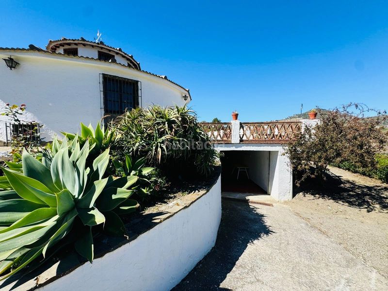 Foto 26f33f6f-d3a3-432d-b23b-ffcc95d01657. Casa amb piscina a Torrox pueblo Torrox