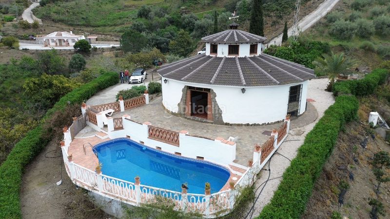 Foto 318221c1-2ca6-428e-a88a-fca91a3a1792. Casa amb piscina a Torrox pueblo Torrox