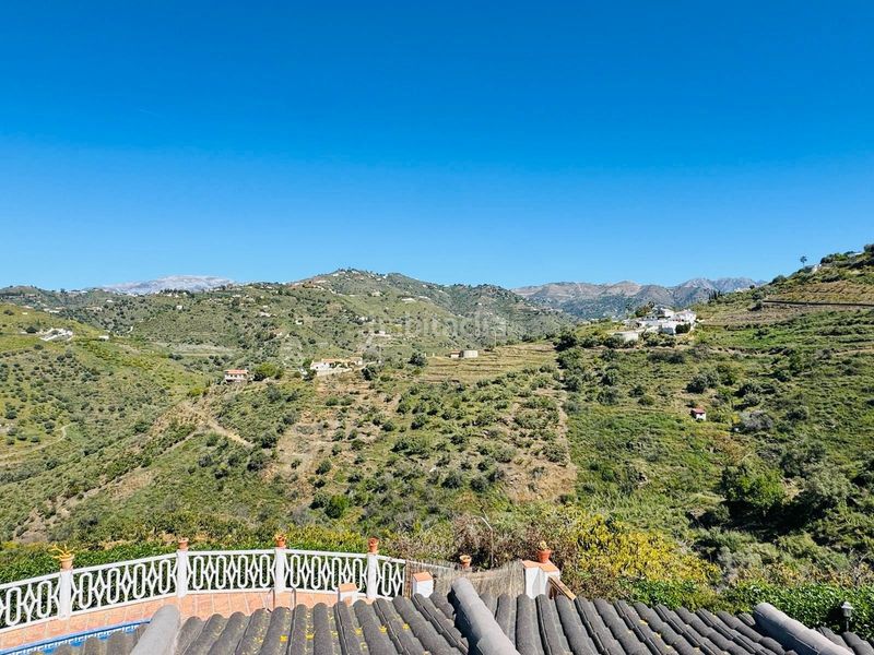 Foto 4e9135dc-4337-4d64-8268-3a0d45ba2d0e. Casa amb piscina a Torrox pueblo Torrox