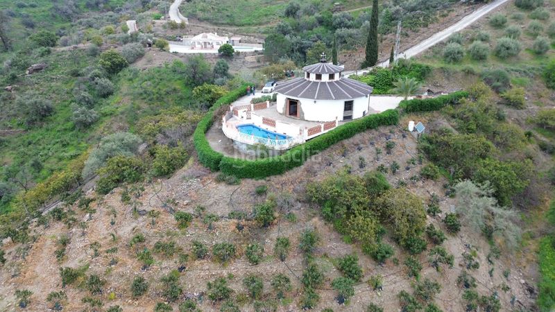 Foto a86a791e-8b69-4963-8a87-1770ad93908f. Casa amb piscina a Torrox pueblo Torrox