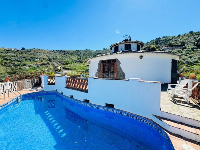 Foto b2056a03-8ce6-4fc1-9669-ccc0e44f0a2b. Casa amb piscina a Torrox pueblo Torrox