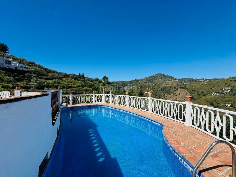 Foto ce3f30ff-9294-40de-97d9-e4a9d94852a7. Casa amb piscina a Torrox pueblo Torrox