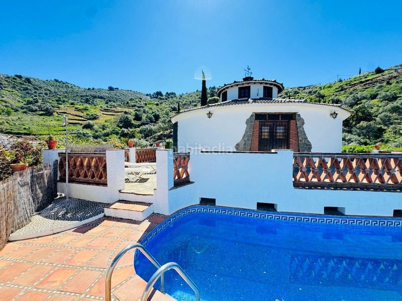 Foto ead47201-fb58-428d-9bf6-d1d2f8d7d5d4. Casa amb piscina a Torrox pueblo Torrox