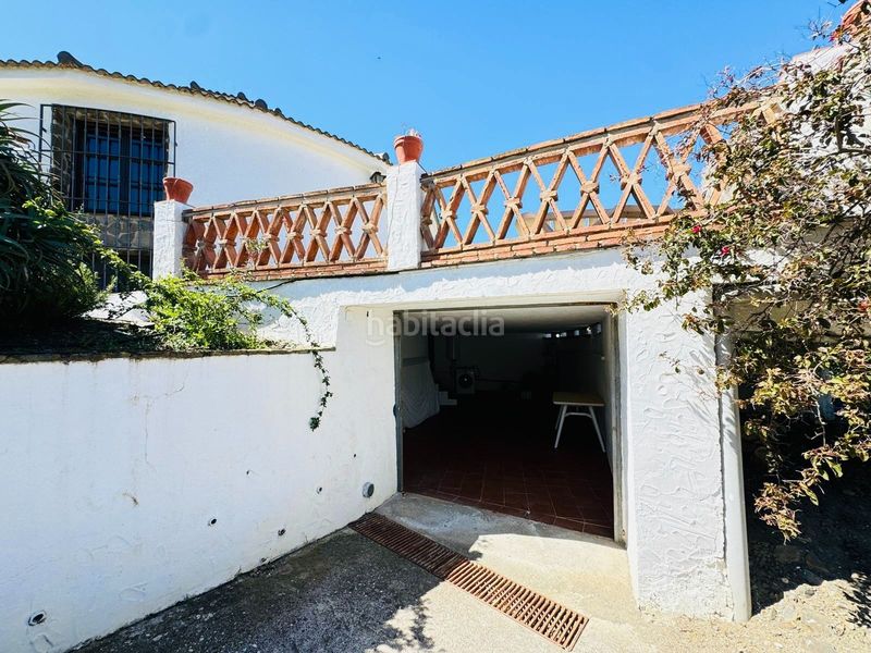 Foto f3e39752-969e-4afd-a77c-58d48c57cfe0. Casa amb piscina a Torrox pueblo Torrox