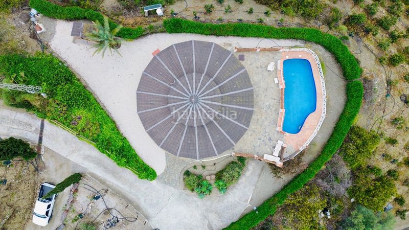 Foto f3e406b7-ca3d-46f1-a94a-8dda97ca633d. Casa amb piscina a Torrox pueblo Torrox