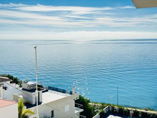 Xalet a Chaparil - Torrecilla - Punta Lara. Villa de lujo con diseño de estilo moderno en primera línea de p