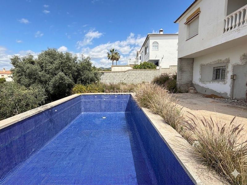 Foto e01c47ec-a82f-47de-83d9-cf3433b0a274. Casa amb piscina a Alcaucín