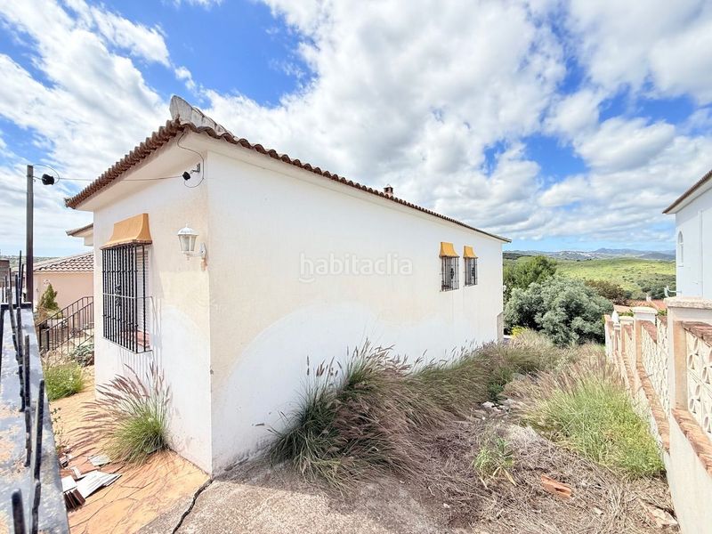 Foto f3fdfc0b-295d-4487-8ee9-dd565028f172. Casa amb piscina a Alcaucín