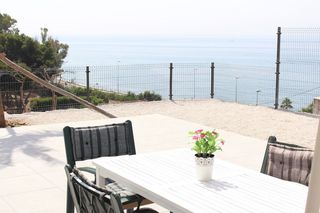 Location Chalet à Chaparil - Torrecilla - Punta Lara. Villa de lujo de estilo  moderno  situada en primera línea de pl