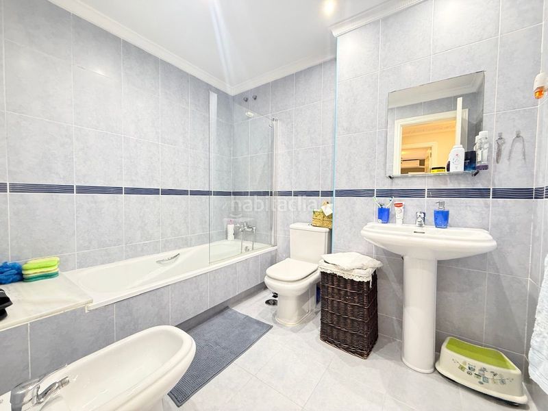 Foto 414bfa2c-c66d-4b12-b5e0-f15883a81a29. Casa magnífico chalet pareado en la urbanización Viña Málaga . en Torre del Mar