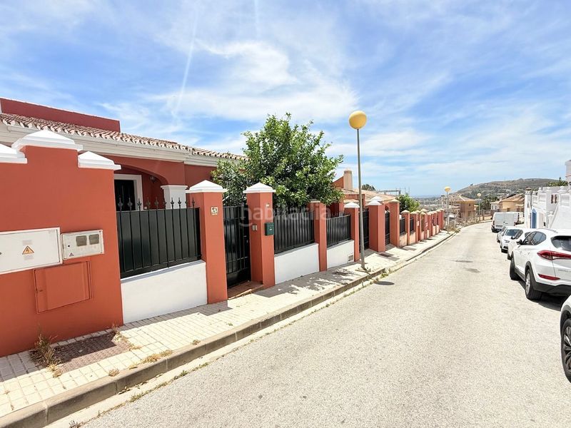 Foto 446534fc-d699-4461-b2ef-e989a3625d65. Casa magnífico chalet pareado en la urbanización Viña Málaga . en Torre del Mar