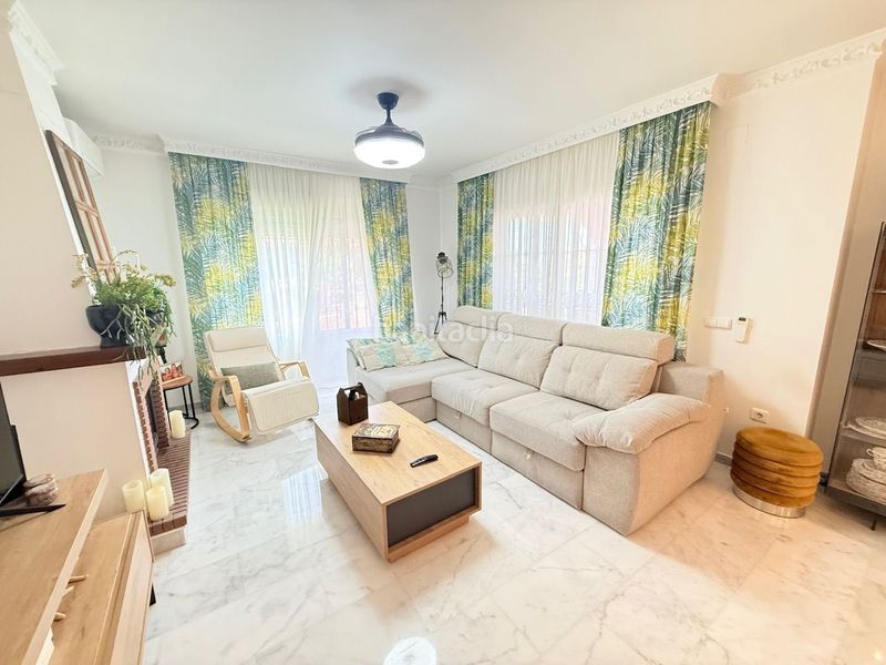 Foto 5f5cef55-4ed8-43b2-b33b-21231f227bb4. Casa magnífico chalet pareado en la urbanización Viña Málaga . en Torre del Mar