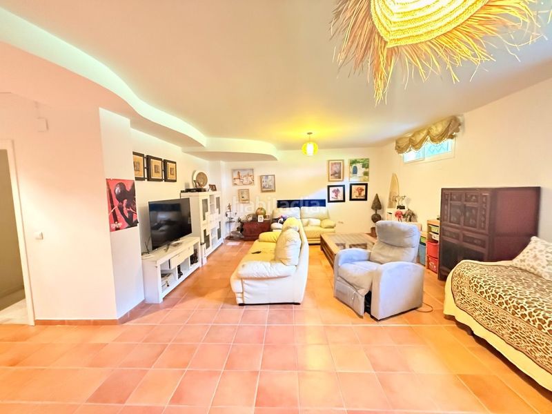 Foto 6a361290-d6e8-40cb-a859-335f040893f9. Casa magnífico chalet pareado en la urbanización Viña Málaga . en Torre del Mar