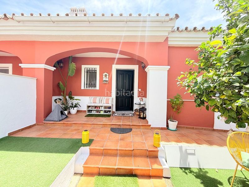 Foto 7c9643f0-d730-4850-9fa8-141c995f2db9. Casa magnífico chalet pareado en la urbanización Viña Málaga . en Torre del Mar