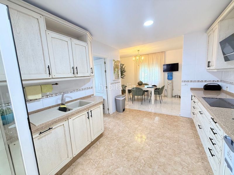 Foto 7f265bb5-316c-4b76-8eba-e6d0e4e8c283. Casa magnífico chalet pareado en la urbanización Viña Málaga . en Torre del Mar