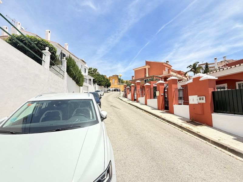 Foto f45c8755-602e-4141-b72e-594927068d8c. Casa magnífico chalet pareado en la urbanización Viña Málaga . en Torre del Mar