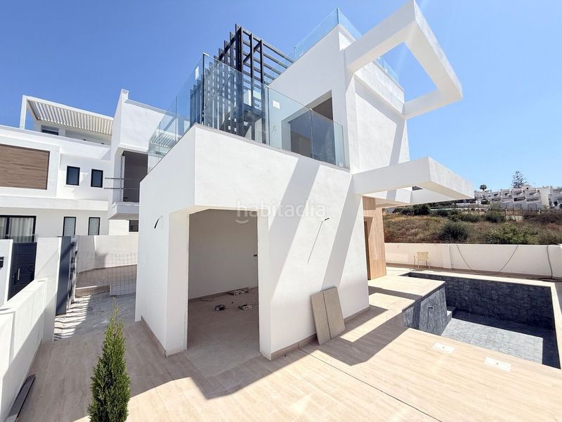 Foto cb4a92da-1394-4c19-9645-7f34d98041a7. Xalet amb piscina a Capistrano Nerja