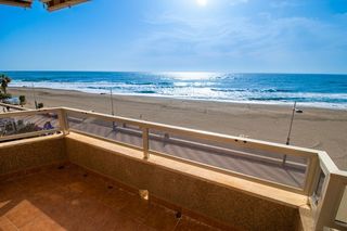 Appartement à Centro Internacional. Piso en primera línea de playa en torrox costa
