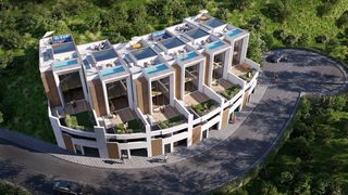 Maison jumelée à El Peñoncillo. Adosado de obra nueva con vistas panorámicas al mar y piscina pr