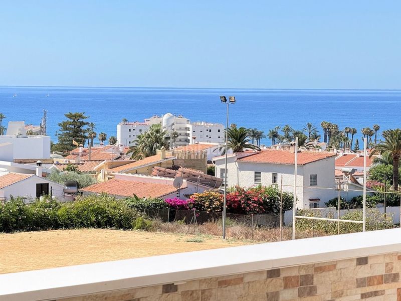 Foto f61d271f-f5e5-4d89-a690-2a1f02614973. Àtic amb calefacció piscina a Caleta de Velez