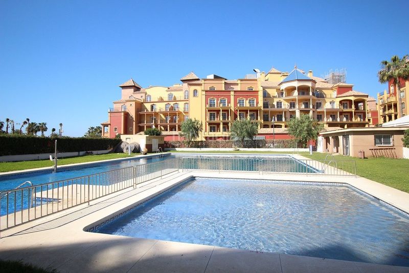 Foto c02bbe6b-f4b1-4559-a843-a05cb1027637. Pis amb calefacció piscina a Centro Internacional Torrox
