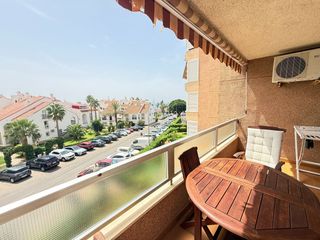 Pis a Centro Internacional. Magnífico piso en la prestigiosa urbanización costa del oro, en