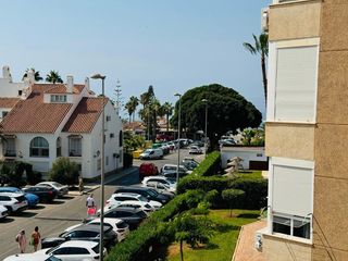Pis a Centro Internacional. Magnífico piso en la prestigiosa urbanización costa del oro, en