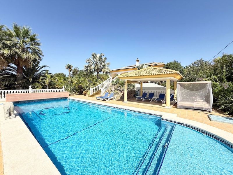 Foto baf7275e-f93c-46b6-95a0-73fd48ee00e4. Xalet amb calefacció piscina a Camino Algarrobo - Las Arenas Vélez - Málaga