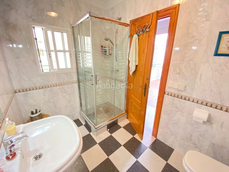 Foto e3fcaeda-7d4f-41ed-87a4-d96a5595c4ee. Casa a Urbanización Santa Rosa Torrox