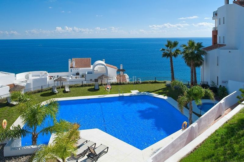 Foto ed64a8f0-33a9-46d1-a9a2-02292717be3c. Pis amb calefacció piscina a El Peñoncillo Torrox