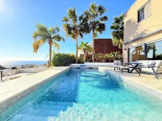 Chalet en El Peñoncillo. Villa de lujo moderna en exclusiva urbanización de torrox costa