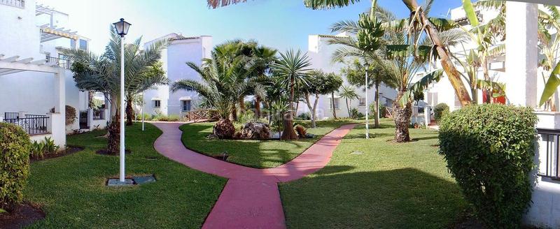 Foto 1e7bbb15-572b-48c1-8bf0-37aad4291851. Piso  en primera línea de playa con vistas frontales al mar en urbanización Laguna Beach costa. en Torrox