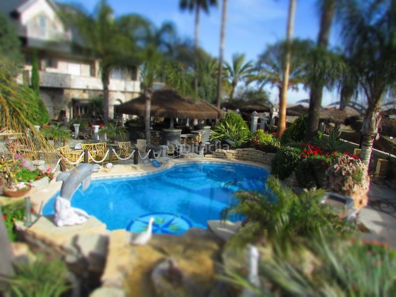 Foto 0dad1862-34dd-40c1-beb6-e412c18ba9d1. Gebäude mit pool in Sollana