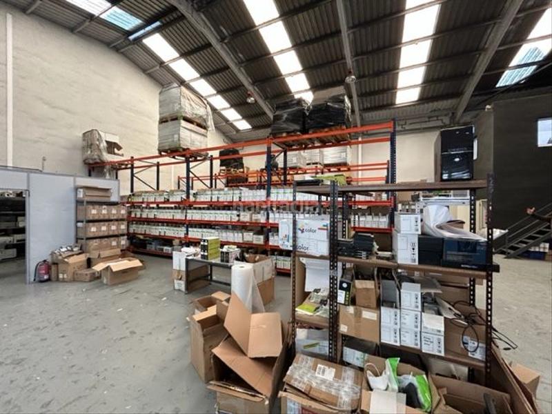 Foto 329f9a49-9886-4d3a-8ed6-61839129dd78. Nau industrial amb calefacció a Riba - roja de Túria