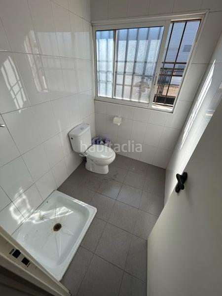 Foto cb90529c-5dc3-462f-9236-08d0c2033196. Nau industrial amb calefacció a Riba - roja de Túria