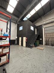 Nau industrial a Riba - roja de Túria. Nave industrial en ribarroja