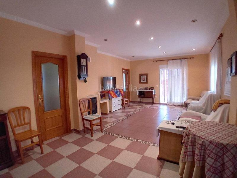Foto 25f50001-54d0-418d-b9cb-5b64299c2add. Chalet  urbano en montserrat en Monserrat