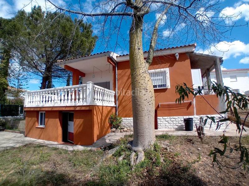 Foto 39b70ab7-cc1e-4f40-a28f-03b134c1c3e3. Chalet  urbano en montserrat en Monserrat