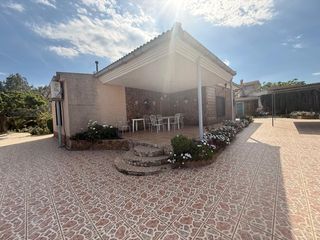 Chalet in Monserrat