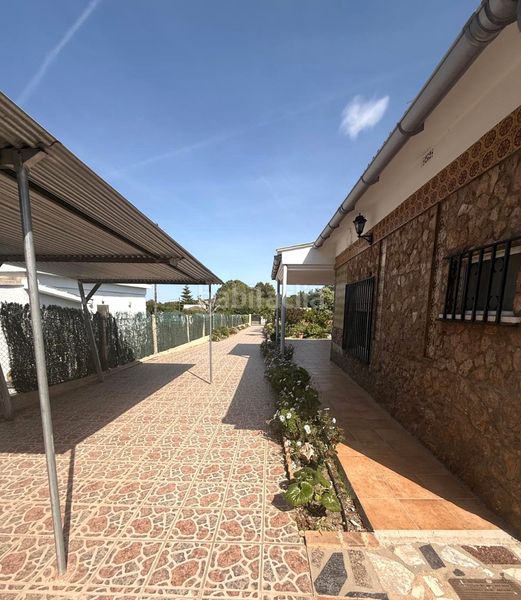 Foto f381b077-7777-417b-a1fa-b9623188b529. Chalet en Monserrat