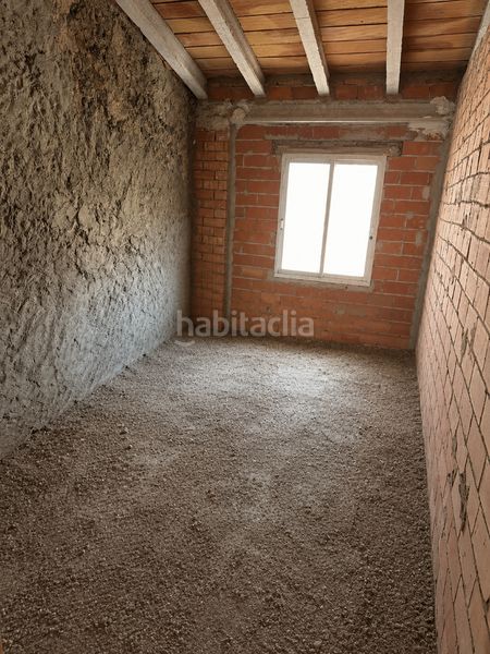 Foto 190fc398-3359-4d63-8879-5ea7f9daa661. Casa adossada a Millares