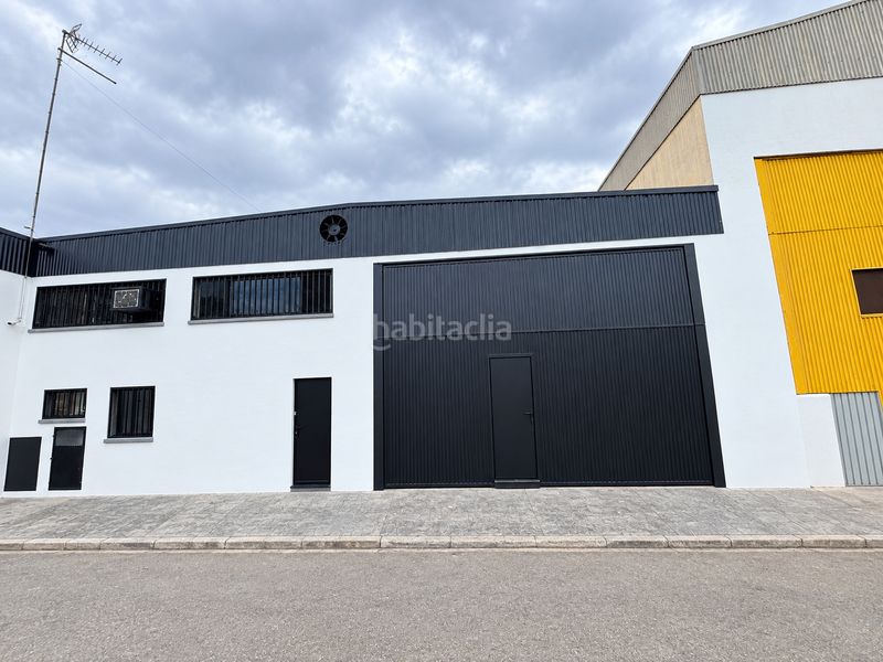 Foto ef7c25fc-84c7-4399-8675-5c6fb2ecd5ff. Affitto capannone industriale in Quart de Poblet