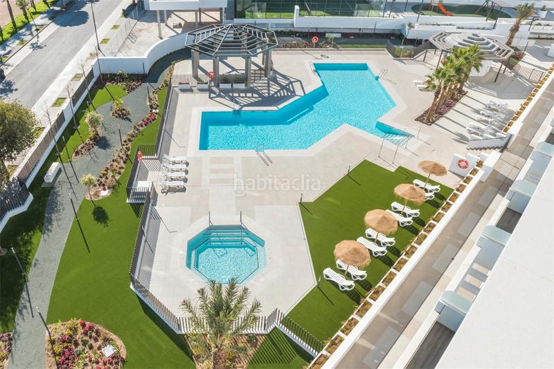 Foto 22a1ba0f-5e01-44bc-a1e5-f1429f499d31. Attico 126m<sup>2</sup> con riscaldamento parcheggio piscina in Playamar - Benyamina Torremolinos